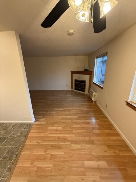 Building Photo - 2317 SE Division St