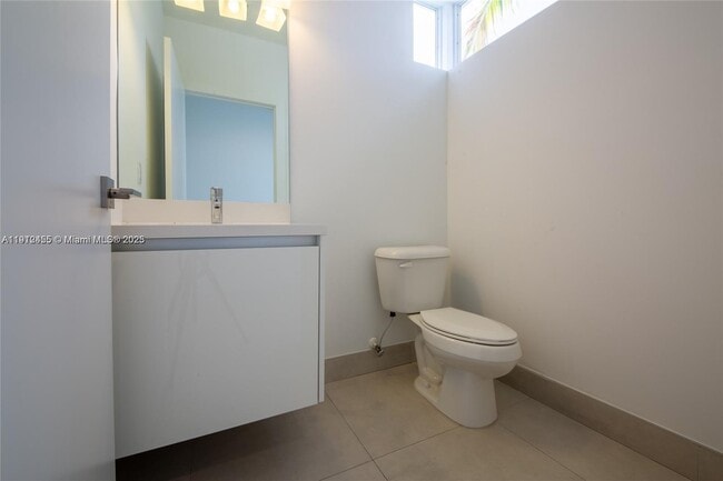 Building Photo - 6839 NW 103rd Ave