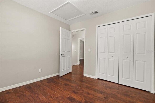 Building Photo - 1509 Red Oak Ct