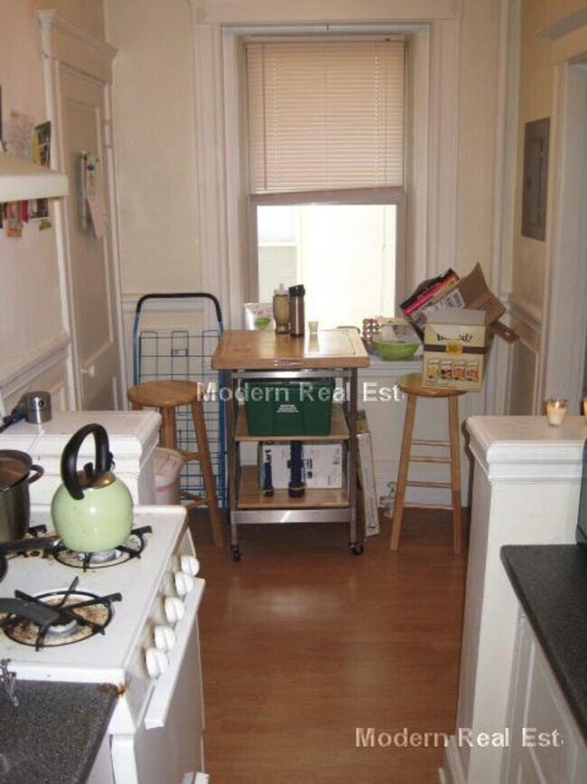 Building Photo - HOT ALLSTON LISTING!!!!