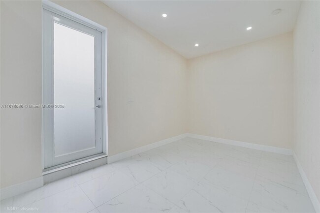 Building Photo - 10421 SW 184th St
