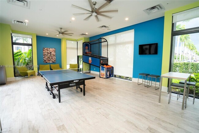 Building Photo - 4700 NW 84th Ave