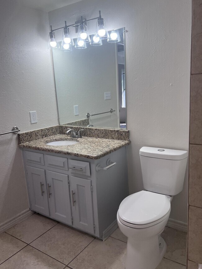 Building Photo - 5429 Prince Dr