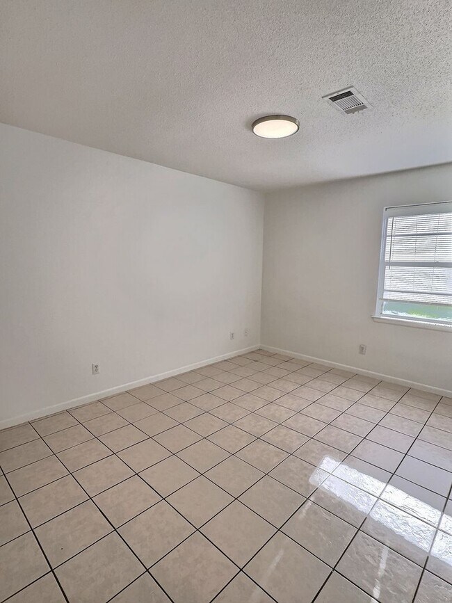 Building Photo - 3-Bedroom Home Near Downtown Ocean Springs in the Golf Cart District