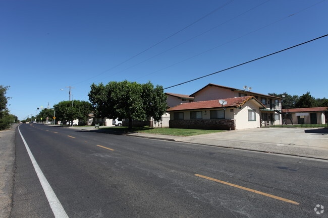 Building Photo - Evergreen Apartments