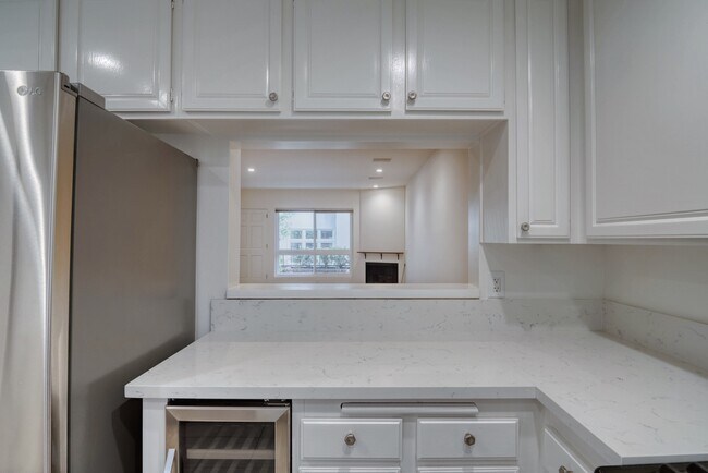 Building Photo - 938 18th St