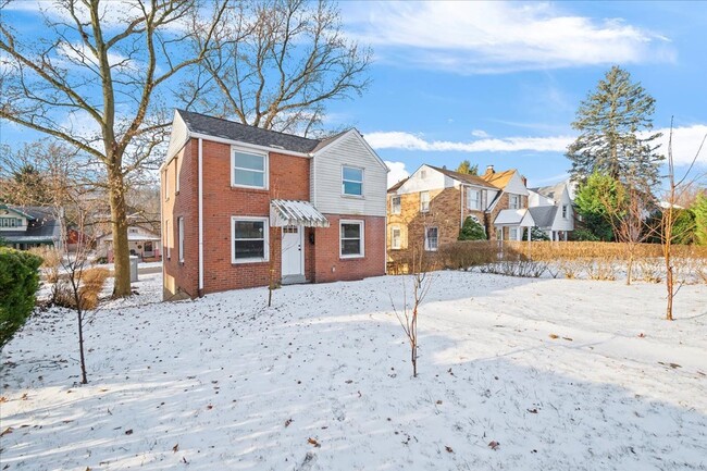 Building Photo - 3 Bedroom, 1 Bathroom Rental in Avalon