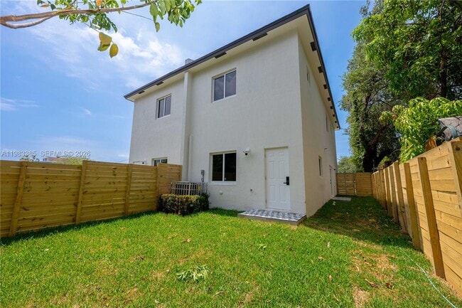 Building Photo - 2121 NW 45th St