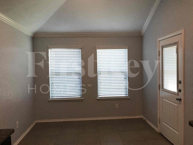 Building Photo - 264 Callaghan Dr