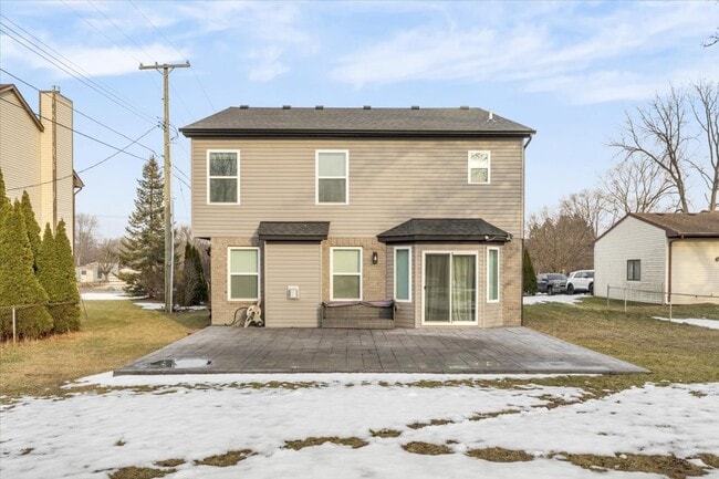 Building Photo - 9805 Newburgh Rd