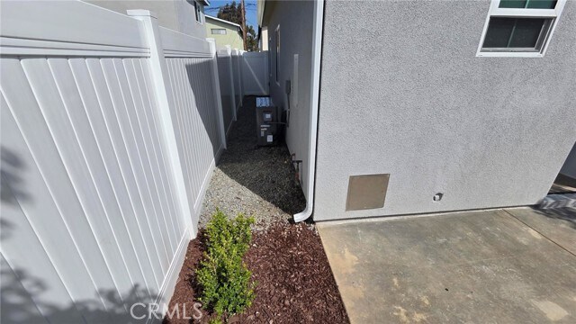 Building Photo - 988 El Camino Dr