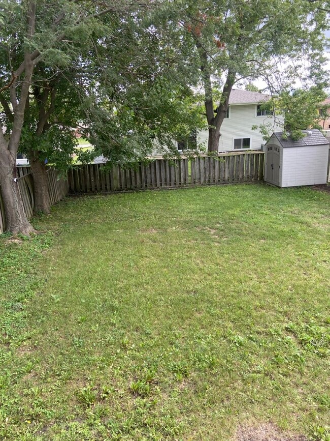 Building Photo - 20025 Brook Ave