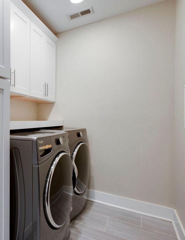 Building Photo - Great 3 bedroom 3 bath home in Germantown!