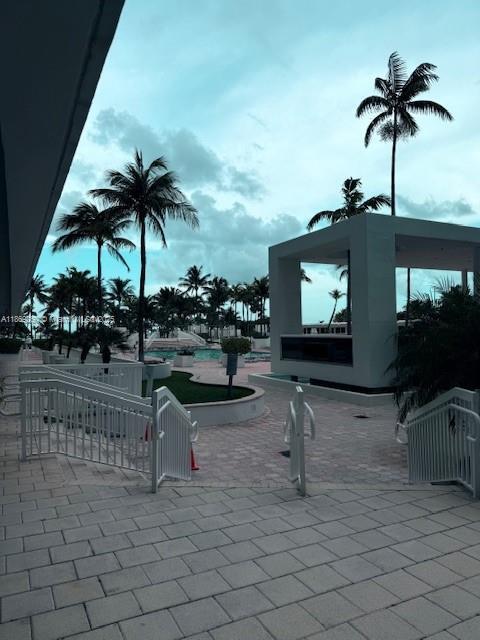 Building Photo - 10275 Collins Ave