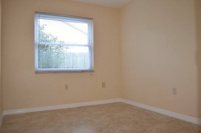 Building Photo - Beautiful upgraded home in Great Neighborhood! AVAILABLE IN DECEMBER!