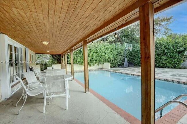 Primary Photo - 6790 SW 54th St