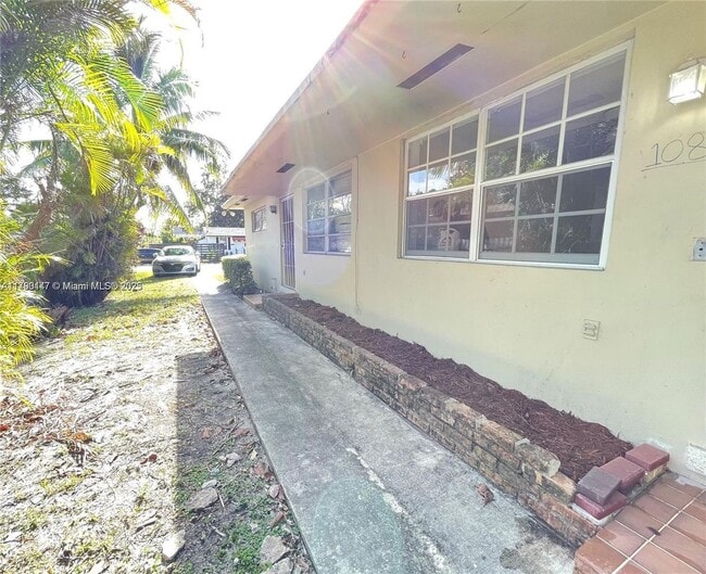 Building Photo - 10846 NE 3rd Ct