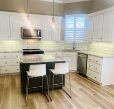 Building Photo - 3816 Whispering Oaks