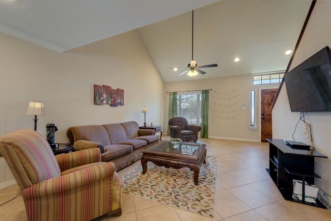 Building Photo - August Pre-Lease!! Beautiful 5 Bedroom Dup...