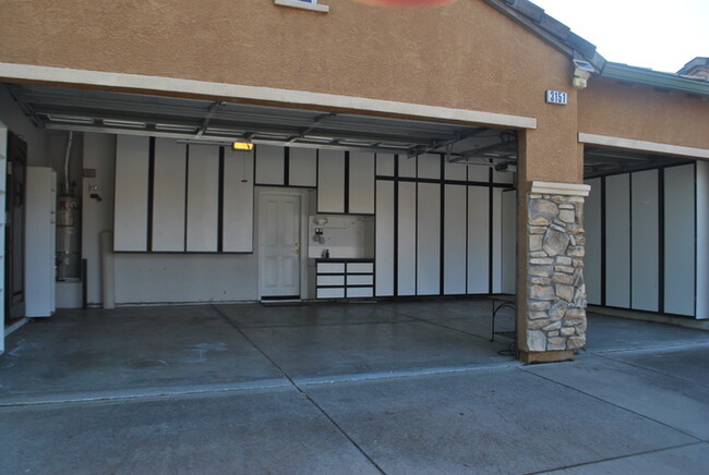 Building Photo - Gorgeous 4 Bedroom Home in the Stonebriar ...