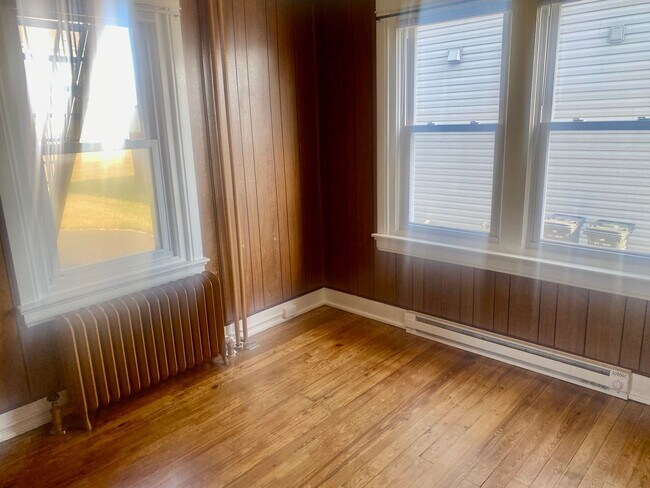 Building Photo - 138 N 9th St