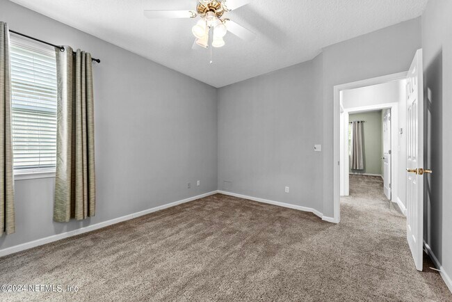 Building Photo - 7851 Heather Lake Ct E