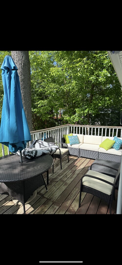 Building Photo - PRICE REDUCED!!!Charming 2-bedroom, 1-bath...