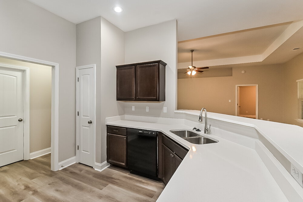 Building Photo - 8679 Courtly Cir S