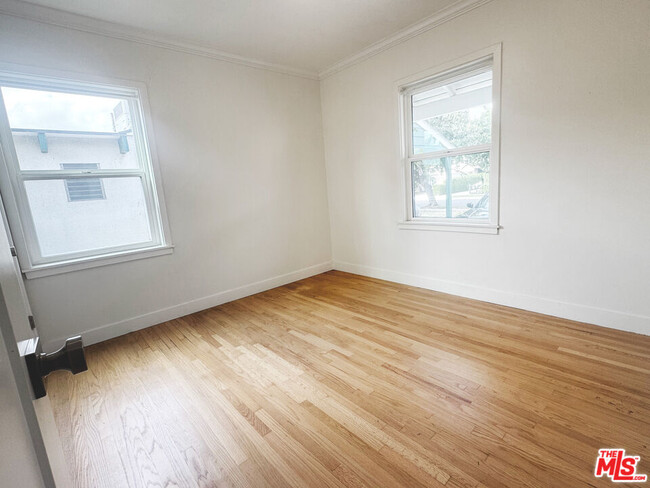 Building Photo - 5460 Burnet Ave