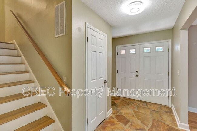 Building Photo - 2327 W Palmer Dr