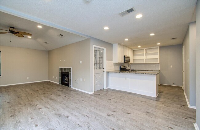 Building Photo - 26518 Cypresswood Dr