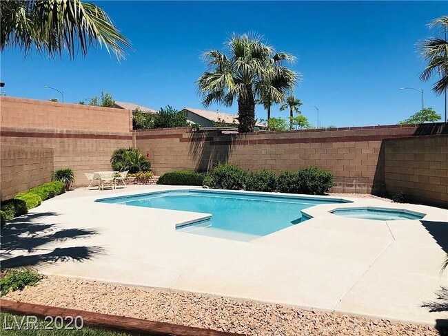 Building Photo - 9440 Highview Rock Ct