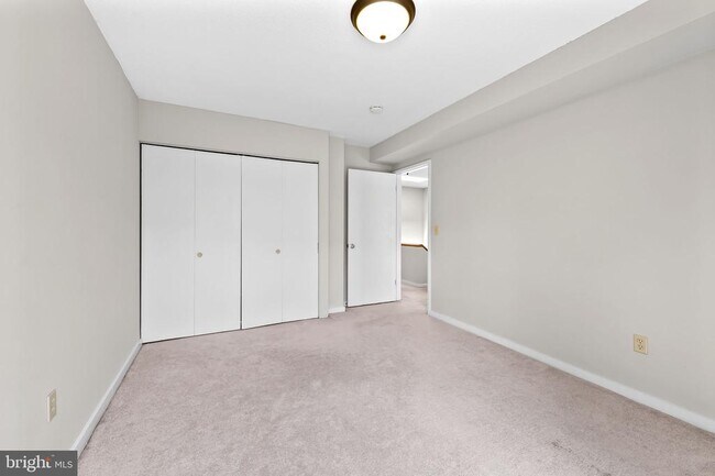 Building Photo - 2302 Wineberry Terrace