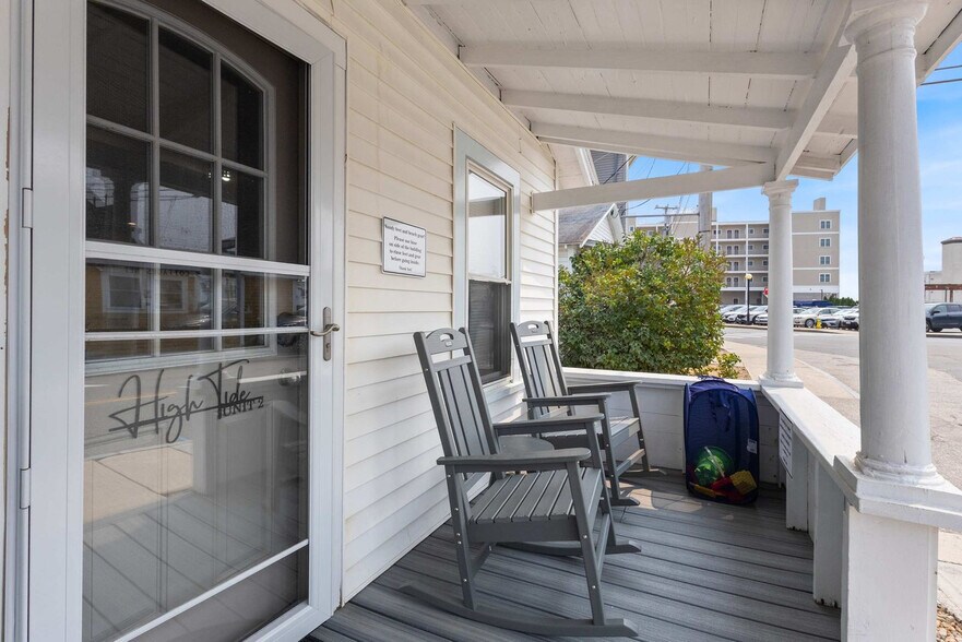 Building Photo - 2 Island Path