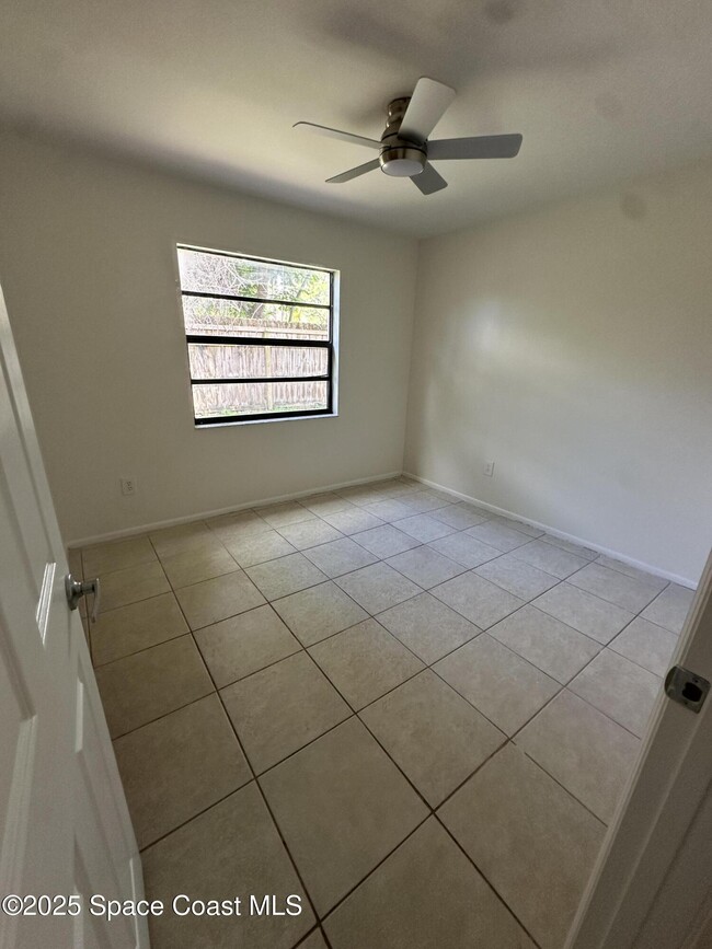 Building Photo - 3694 Brentwood Ct