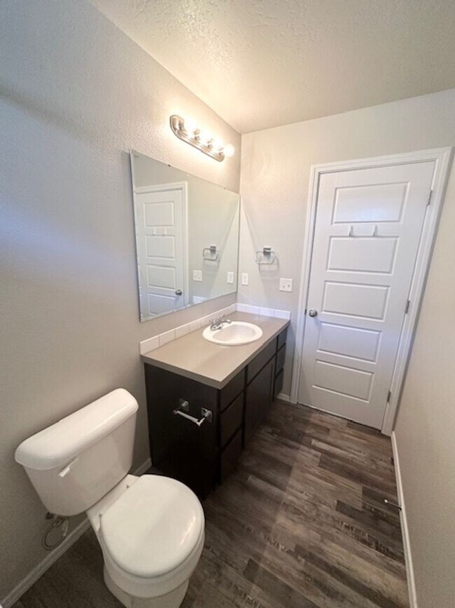 Building Photo - $500.00 MOVE IN CREDIT! Stunning Modern Home in Desirable Star, Idaho