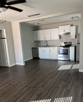 Building Photo - AFFORDABLE & UPDATED PHOENIX LIVING – PRIME LOCATION 1 BEDROOM OWENR OFFERING $500 GIFT CARD SUCC...