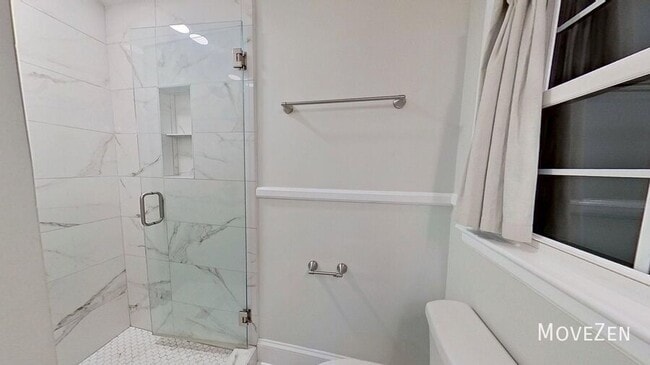 Building Photo - 1200 Dresden Dr W