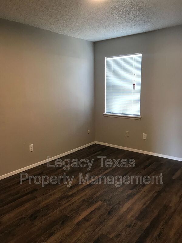 Building Photo - 1419 W Kilpatrick St