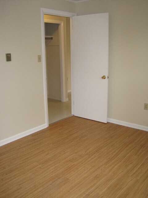 Building Photo - 5 Minott St