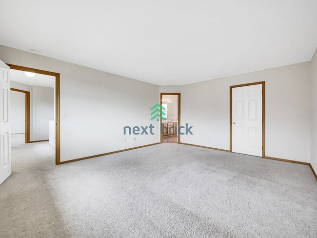 Building Photo - 4 Bed and 2.5 Bath Single-family Home Avai...