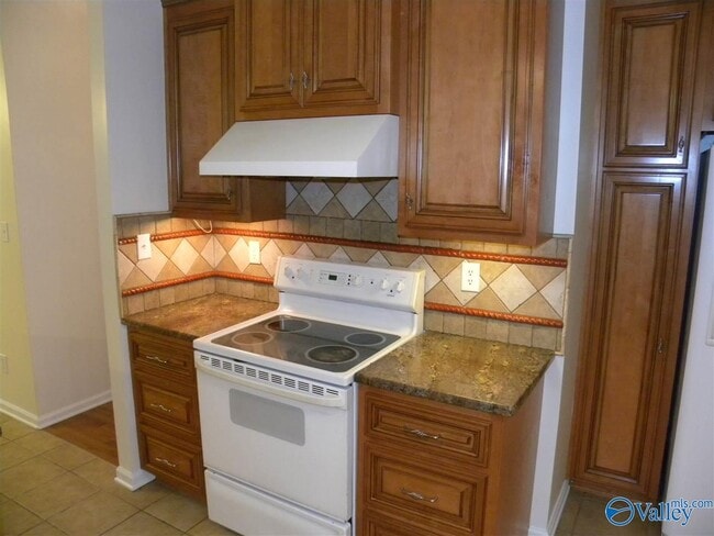 Building Photo - 104 Nobleton Ln NW