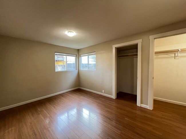 Building Photo - Updated and Bright 3 Bedroom 2 Bath Home in NE Portland (PDX/Columbia River)