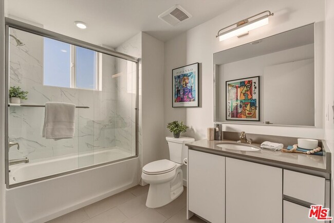 Building Photo - 1759 N Gower St