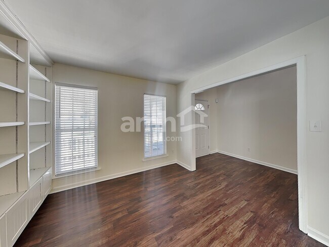 Building Photo - 126 Elrosa Rd