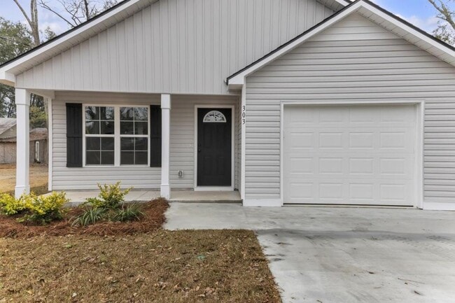 Building Photo - 303 Wright St