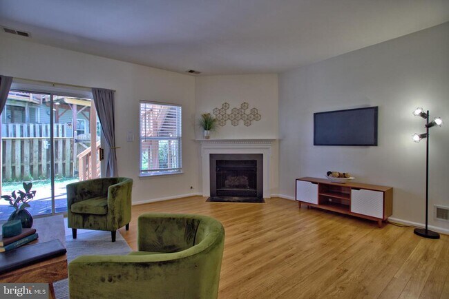 Building Photo - 14679 Seasons Dr