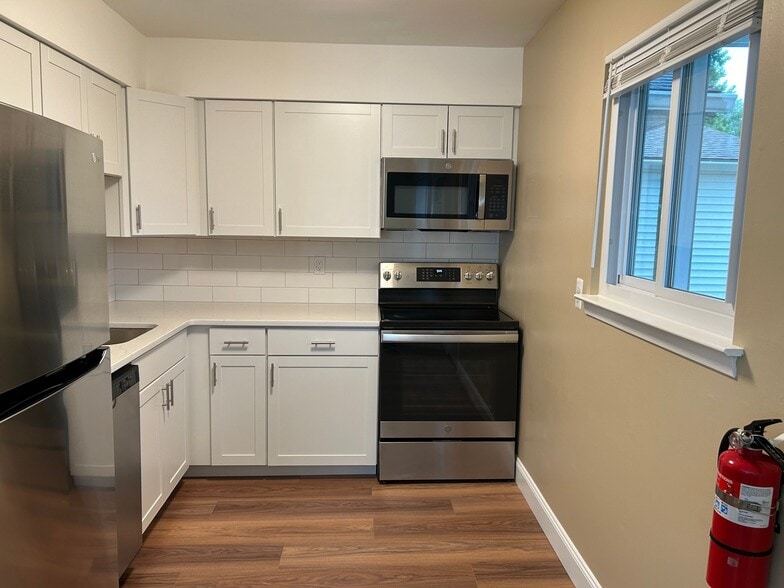 Building Photo - 13 Inwood Terrace