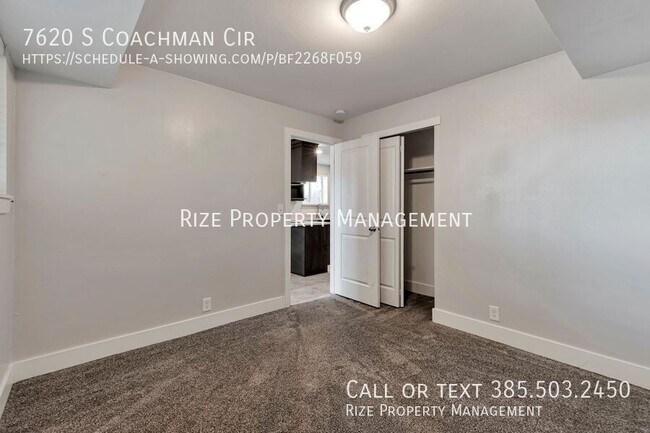 Building Photo - 7620 Coachman Cir