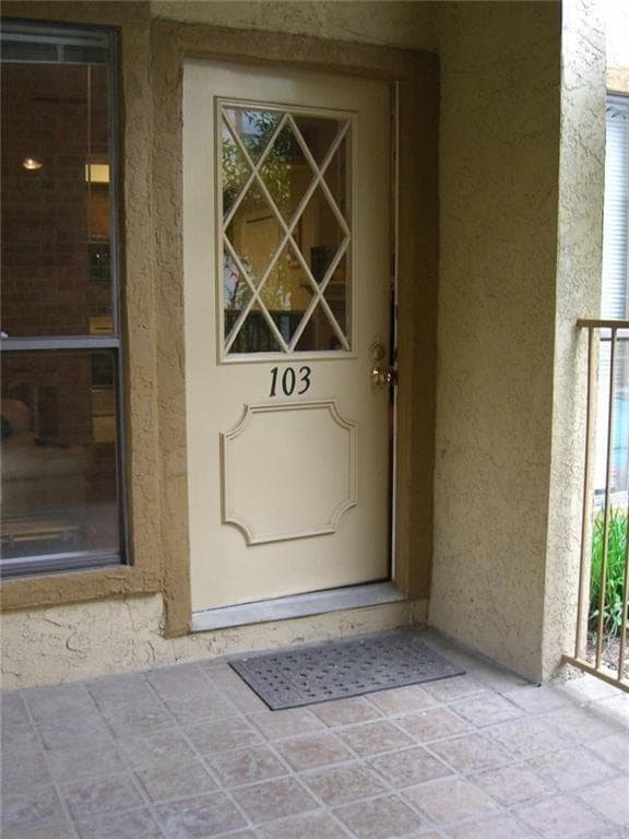 Building Photo - 806 W 24th St